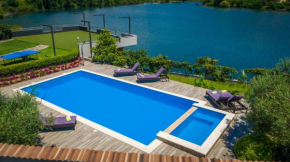 Villa Ana